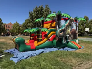 Castillo Inflable Colorido en Renta