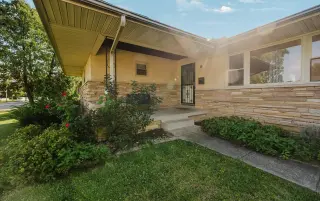 Spacious Rental With Great Layout