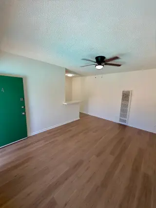 Glendale: 1 recámara, piscina y parking | $1,810/mes
