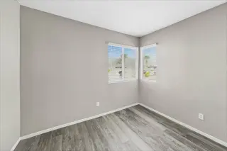3 dormitorios, 2 baños, listo para habitar.