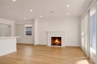 Casa luminosa de 3 dormitorios y 2 baños en North Hollywood