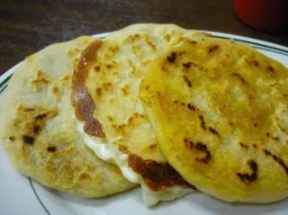 Pupusas ilimitadas de Maiz o Arroz