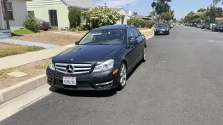 2013 Mercedes-Benz C-Class C250 Sedán - Conducción Limpia y Eficiente