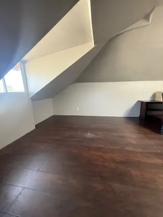 Cuarto amplio, Entrada Propia, Los Angeles, $800