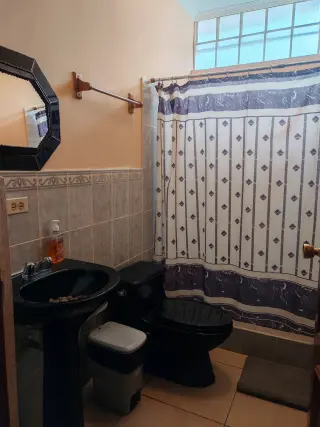 Alquiler habitación amueblada en casa completamente equipada