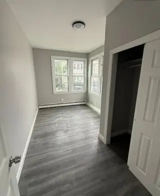 Stylish Apartment Ready for Move-In