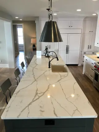 CORIAN en tableros de cocina, caunter de atención al público, baños, curvos