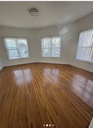 1 dormitorio, 1 baño. Muy buen estado.