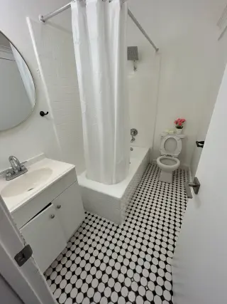 ¡Estudio Económico en Pico Union – Disponible Ahora! $1295 y 2 meses gratis