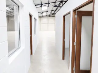 Alquilo Nave de 700 m2 Próximo a Autopista Duarte