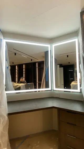 Shower glass , office partitions , espejos led costumetizados