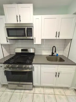 Estudio Amueblado en E 78th Street $1,162 - Dos Meses Gratis