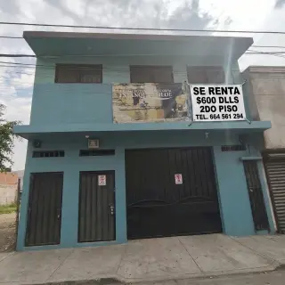 En Renta: Amplio Apartamento ó Bod4ega en 2do Piso