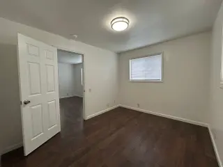 Newly Remodeled!! 2 Bedroom, 2 Bath