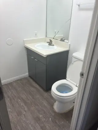 Se renta un cuarto con baño incluido