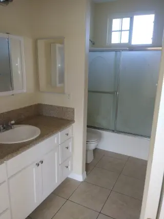 2/2 1/2 townhome in Fontana $2700