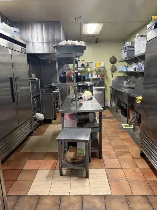 Se vende restaurante salvadoreño