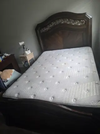 Set bedroom and mirror