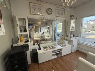 RENTO ESPACIO DECORADO PARA COSMETOLOGA MAQUILISTA FOTO ESTUDIO