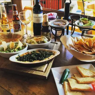Solicitamos Mesera Parttime, Restaurant familiar CASUAL NO HACEMOS VERIFICACION