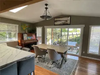 stylish updated kitchen 3-bedroom