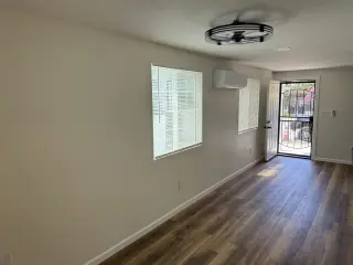 2 Bedroom 1 Bathroom for rent