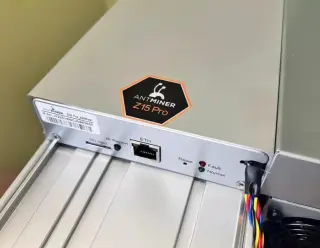 Model Bitmain Antminer Zcash Miner Z15 Pro 840KSol
