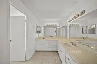 4 habitaciones, 2 baños, Margarita Dr.