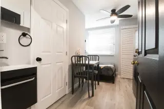Estudio Amueblado en Cordova St $1,146 - Servicios Incluidos