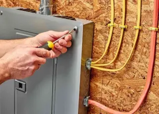 ELECTRICISTA RESIDENCIAL COMMERCIAL
