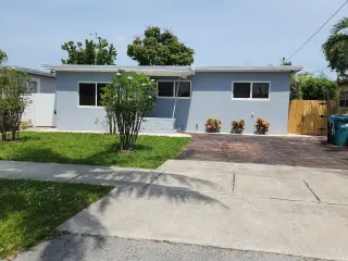 Westchester neighborhood / Bird road Highlands location
