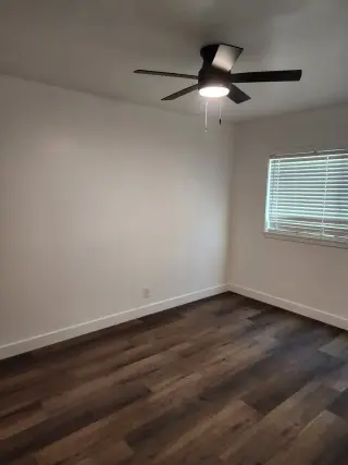 Hermoso Apartamento de 2 Rec / 1 Baño Totalmente Remodelado – Listo para Mudarse
