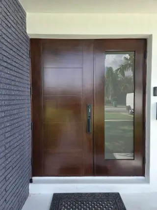 Pintura de puertas en miami