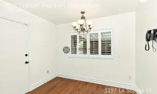 Casa en alquiler de 2 dormitorios y 1 baño en Riverside.