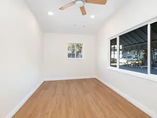 LAWNDALE, CA Apartamento bellamente remodelado de 1 dormitorio y 1 baño
