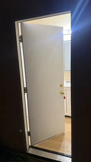 Cuarto con baño y entrada independiente