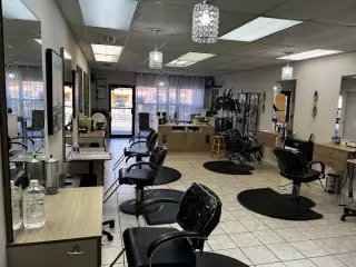 Busco Hombre O Mujer Barbero / Looking A Male Or Female Barber