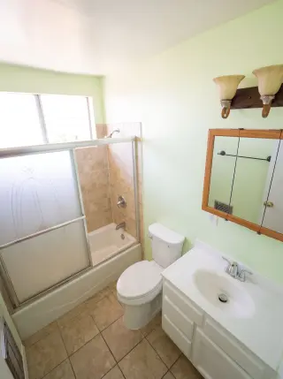 Acogedor apartamento de 1 habitación en edificio seguro de 9 unidades