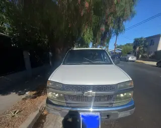Camioneta Blanca Confiable en Venta