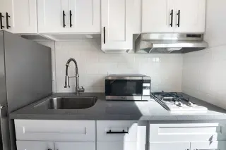 Estudio Amueblado en South-Central - Todos los Servicios Incluidos