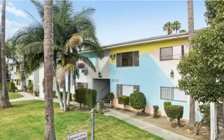 Modern Luxury Living| Renovated Units + Stainless Steel Appliances