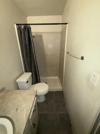 Habitación Espaciosa en Alquiler en Vecindario Tranquilo