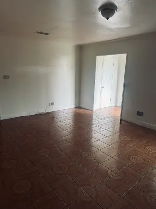 Casa de renta-tres recámaras-2 baños-Grande