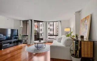 1 bedroom 1 bathroom updated suite