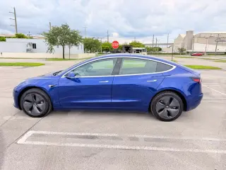 Tesla Model 3 2021 - Sedán Eléctrico en Excelente Estado