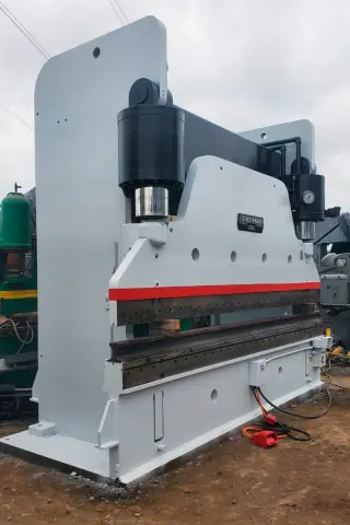 PRENSA DOBLADORA CINCINNATI 14' x 400 TON