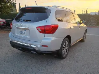 2018 NISSAN PATHFINDER S
