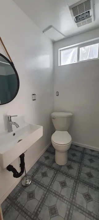 SE RENTA ESTUDIO EN SANTA CLARITA