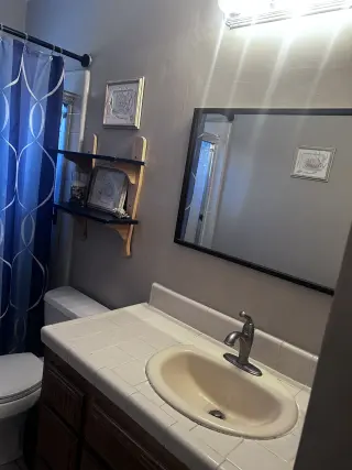 Renta de cuarto en Fontana