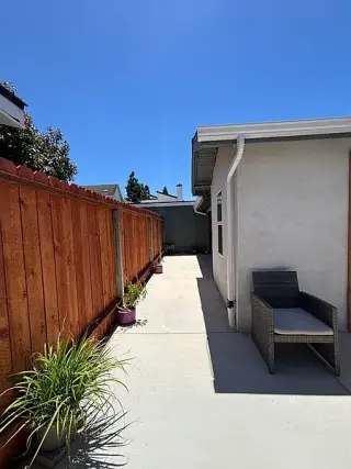 Beautifully updated 1-bedroom, 1-bath apartment